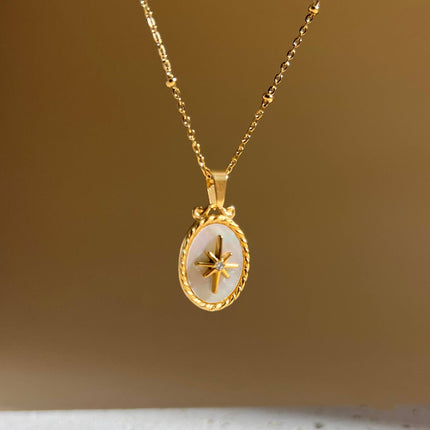 Collier avec pendentif ovale nacre étoile en acier inoxydable